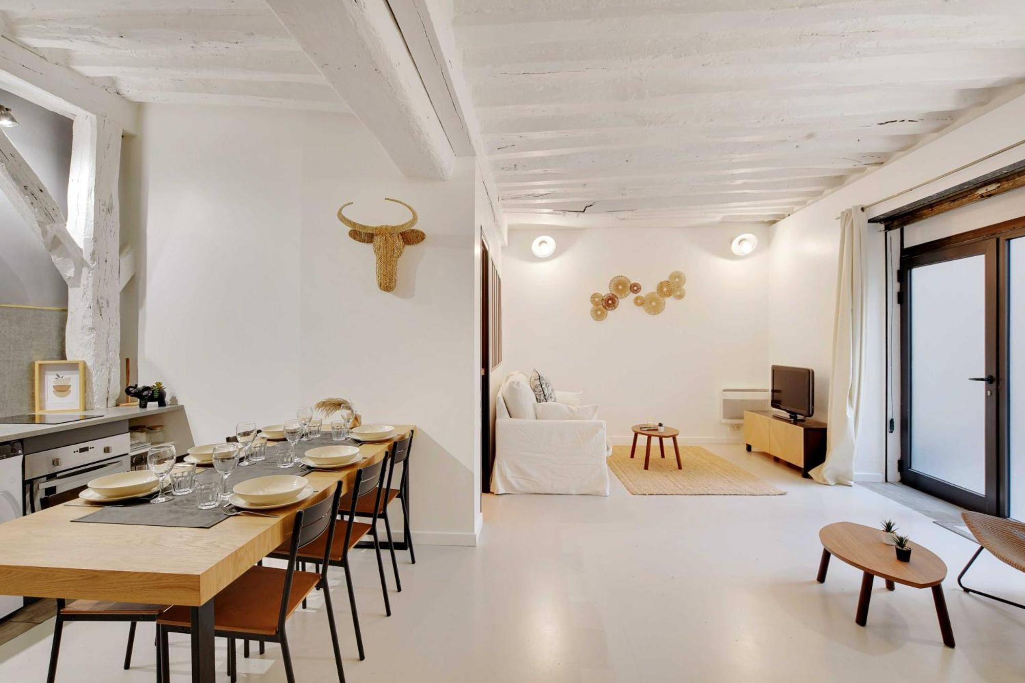 Magnificent -2br-4p- Le Marais Apartment Paris